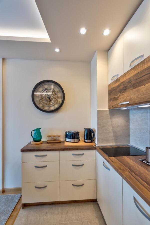 Apartment 65
